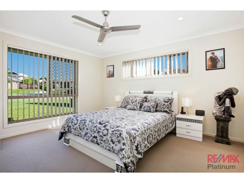 8 Baybreeze Close, Deception Bay QLD 4508