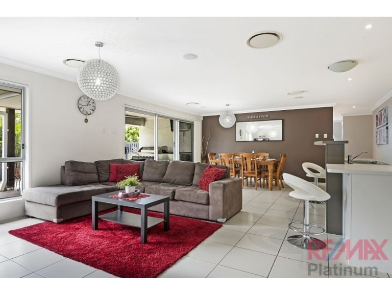 8 Shrike Court, Narangba QLD 4504