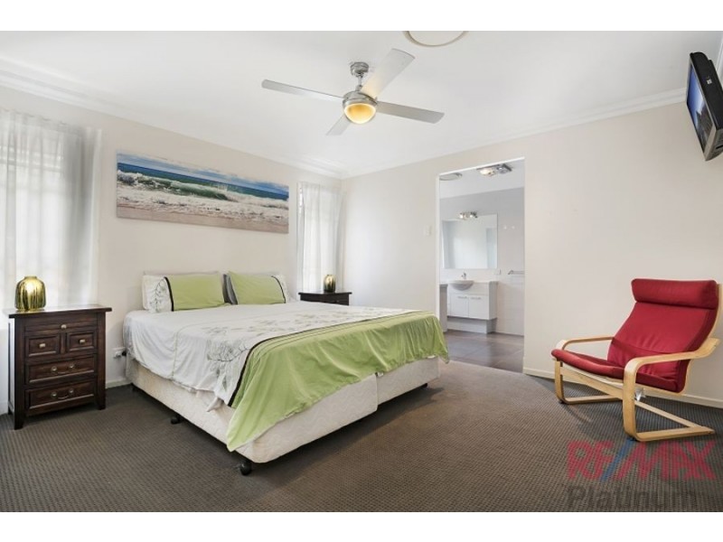 8 Shrike Court, Narangba QLD 4504