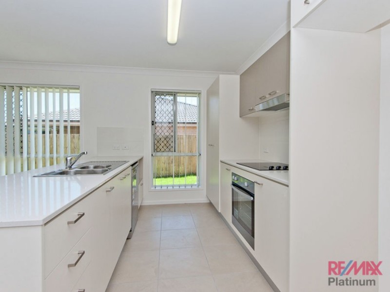 35 Pinegrove Street, Morayfield QLD 4506