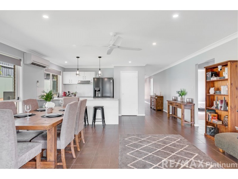5 Damber Close, Morayfield QLD 4506