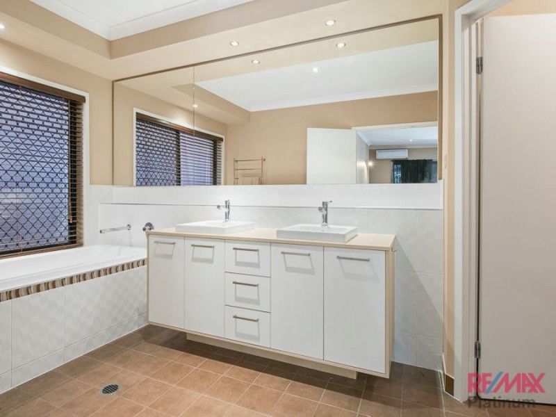 44 Creekside Drive, Narangba QLD 4504