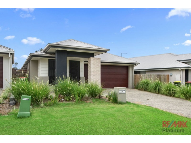 39 Centenary Court, Warner QLD 4500