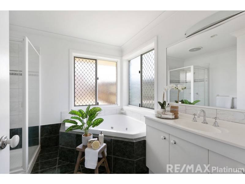 15 Jambola Court, Narangba QLD 4504