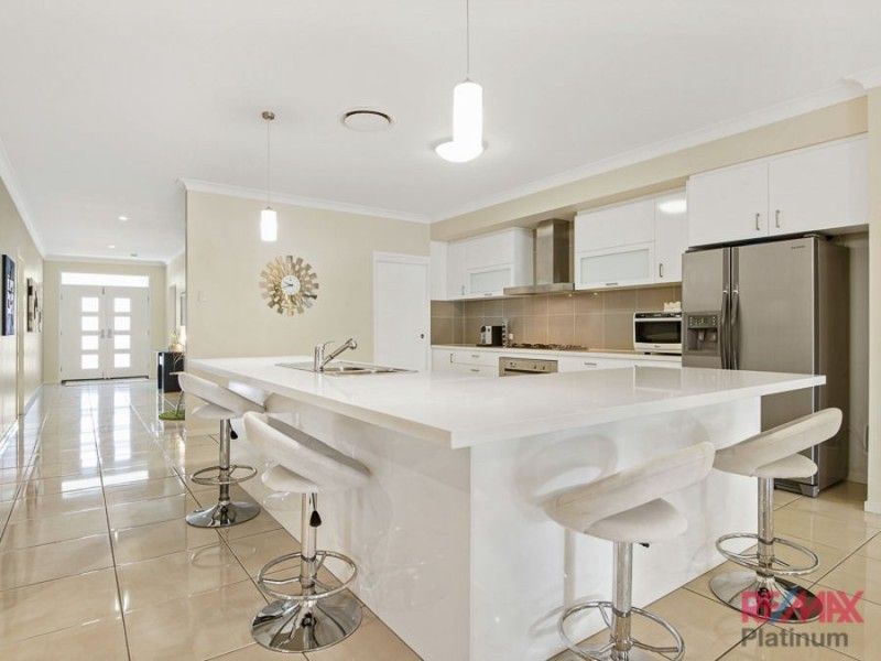 11 White Cedar Place, Narangba QLD 4504