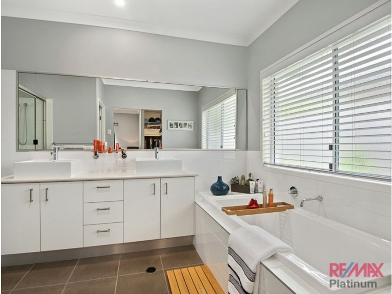 11 White Cedar Place, Narangba QLD 4504