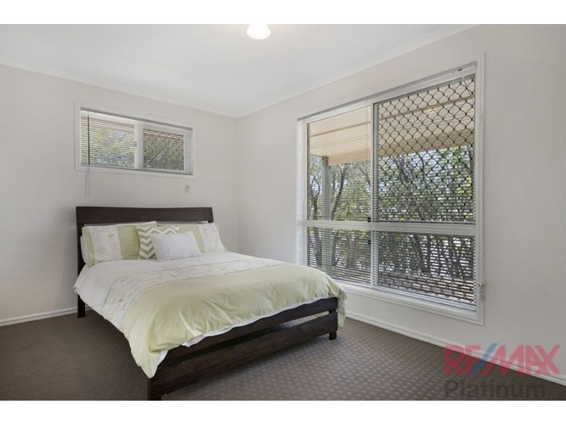 2 Hillmont Crescent, Morayfield QLD 4506