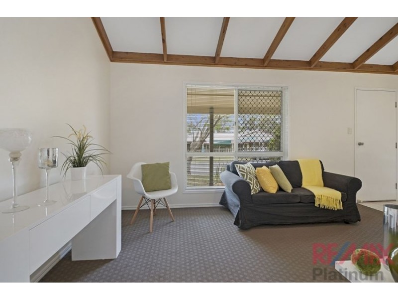 2 Hillmont Crescent, Morayfield QLD 4506