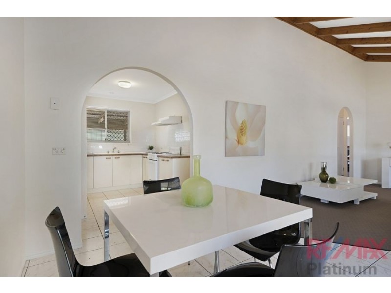 2 Hillmont Crescent, Morayfield QLD 4506