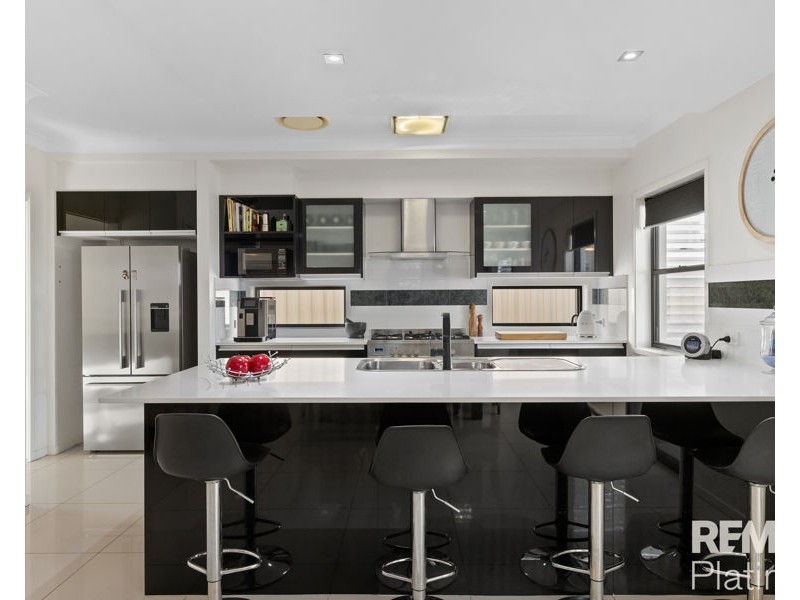 4 Hollow Crescent, Narangba QLD 4504