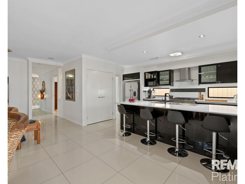 4 Hollow Crescent, Narangba QLD 4504
