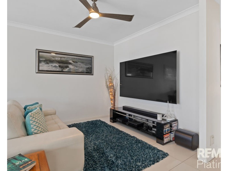 4 Hollow Crescent, Narangba QLD 4504