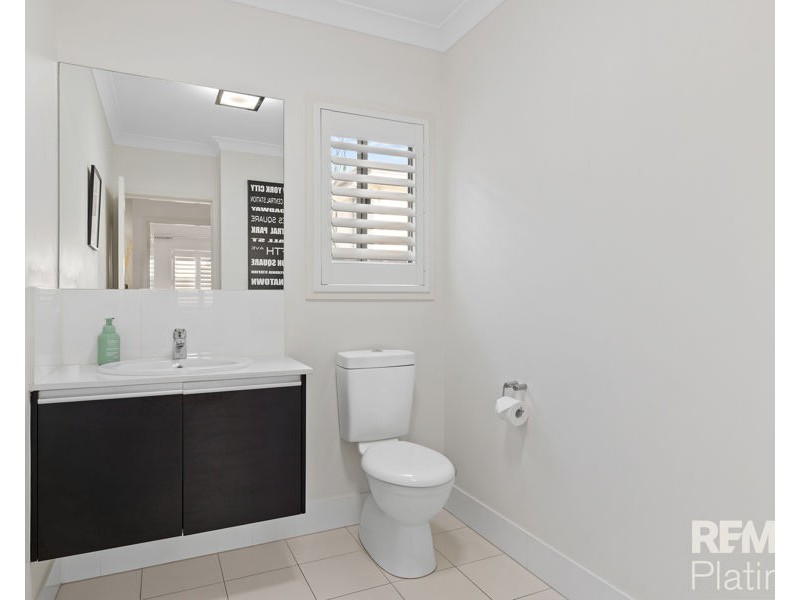 4 Hollow Crescent, Narangba QLD 4504