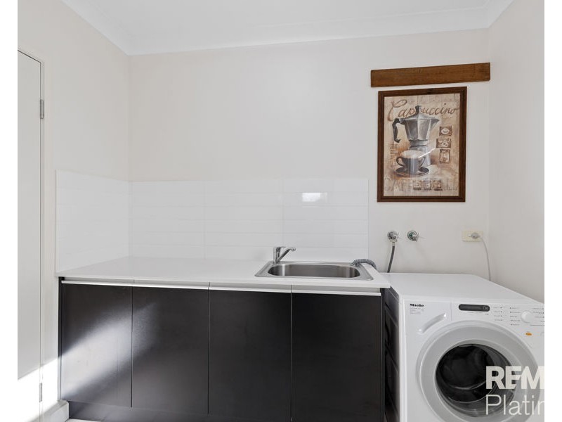 4 Hollow Crescent, Narangba QLD 4504