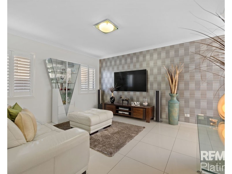 4 Hollow Crescent, Narangba QLD 4504