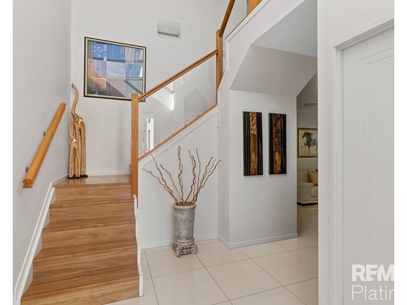 4 Hollow Crescent, Narangba QLD 4504