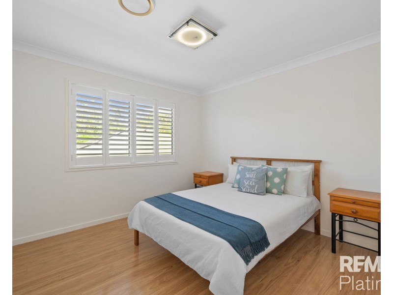 4 Hollow Crescent, Narangba QLD 4504