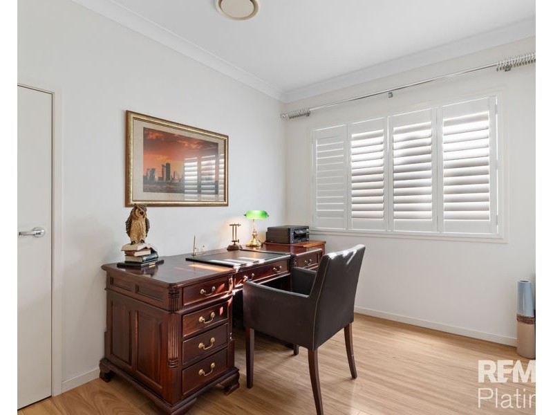 4 Hollow Crescent, Narangba QLD 4504