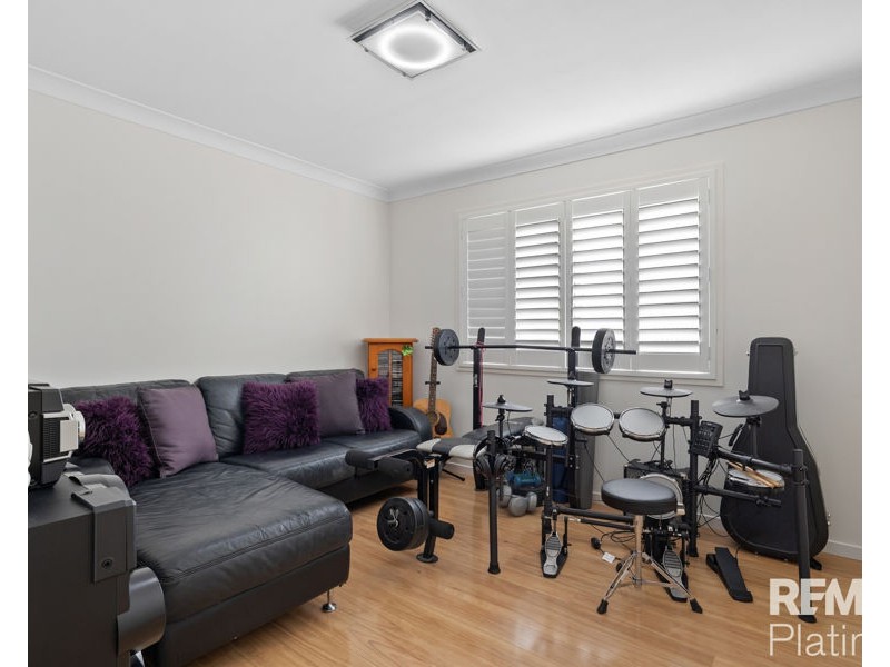 4 Hollow Crescent, Narangba QLD 4504