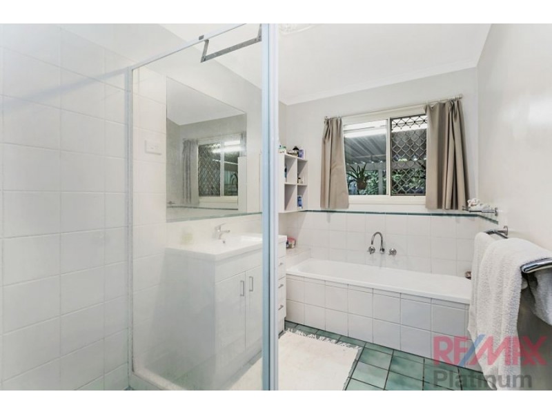 2/4 Desmond Street, Narangba QLD 4504