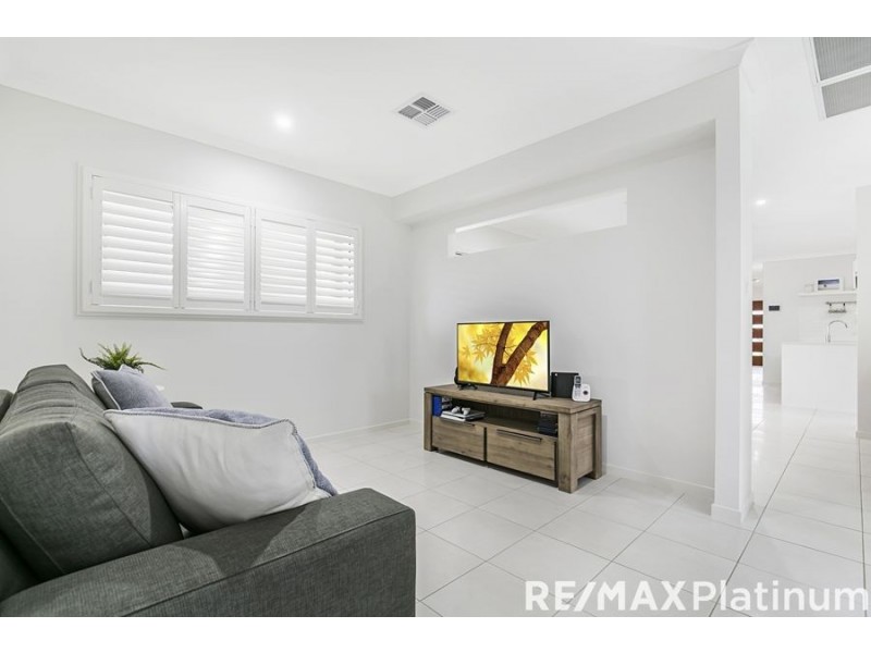 4 Eminence Avenue, Narangba QLD 4504