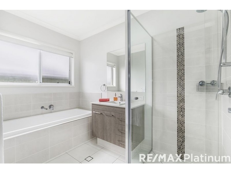 4 Eminence Avenue, Narangba QLD 4504