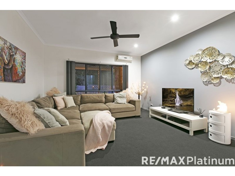 33 Greenlinks Crescent, Narangba QLD 4504