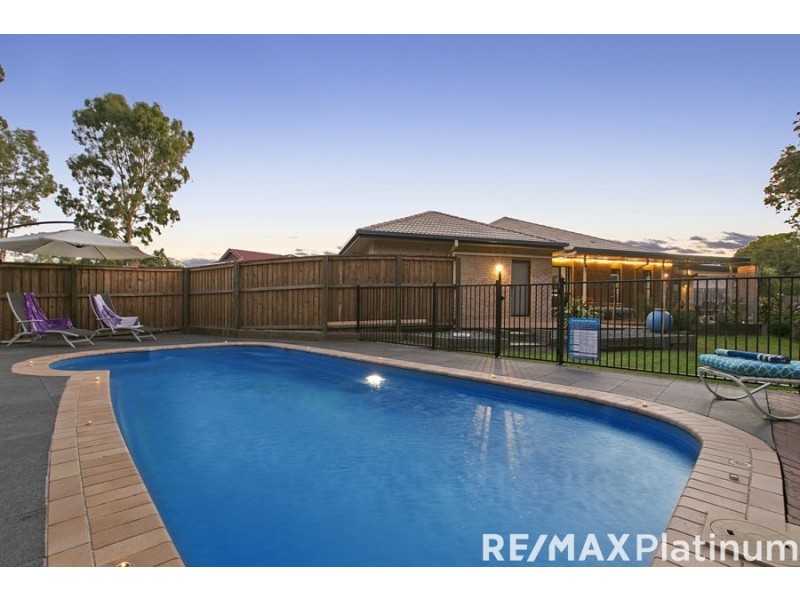 33 Greenlinks Crescent, Narangba QLD 4504