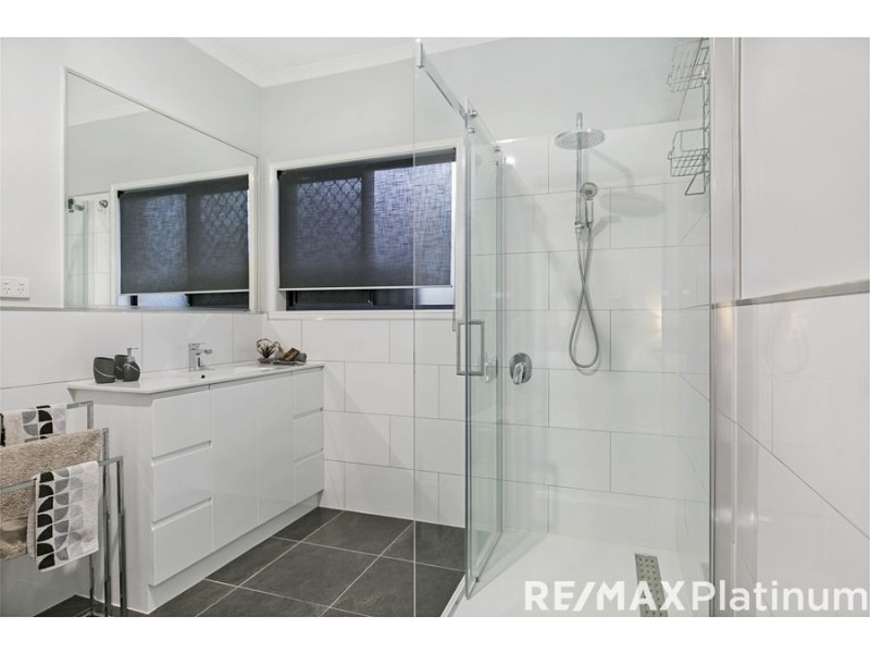 33 Greenlinks Crescent, Narangba QLD 4504