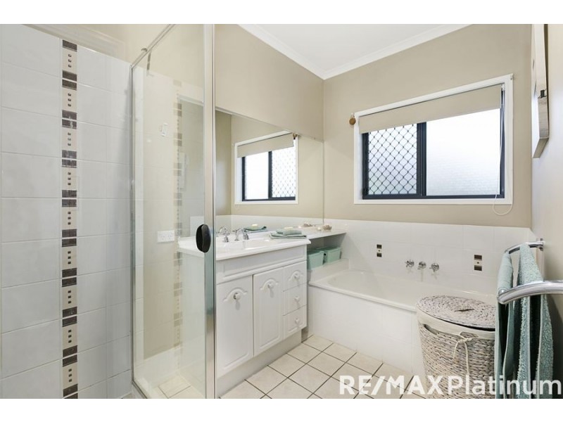 33 Greenlinks Crescent, Narangba QLD 4504