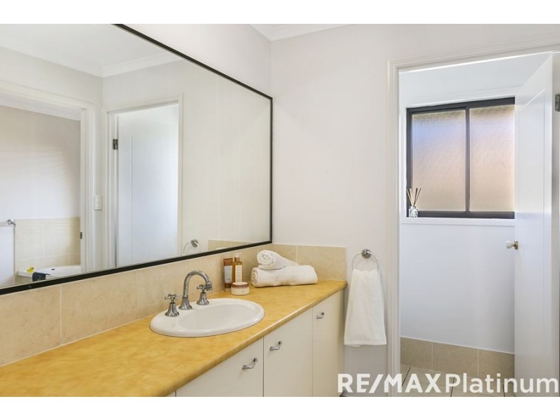7 Barrine Place, Narangba QLD 4504