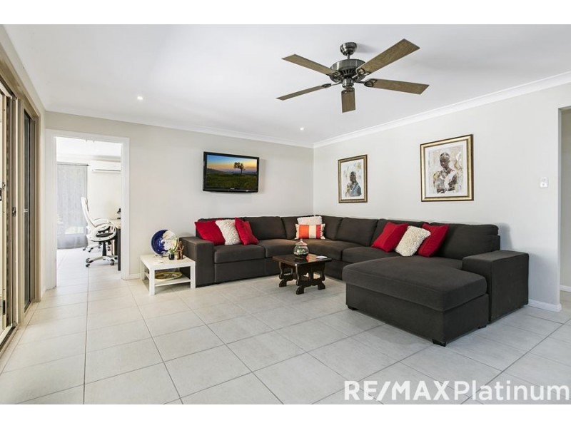 9 Lookout Place, Narangba QLD 4504