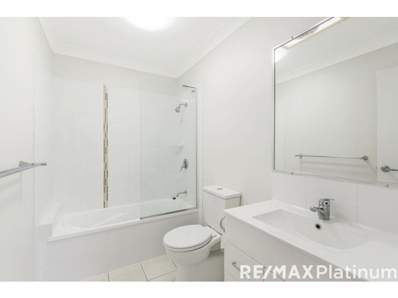1/238 Young Rd, Narangba QLD 4504