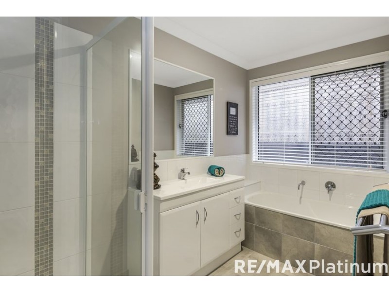 9 Hollow Crescent, Narangba QLD 4504