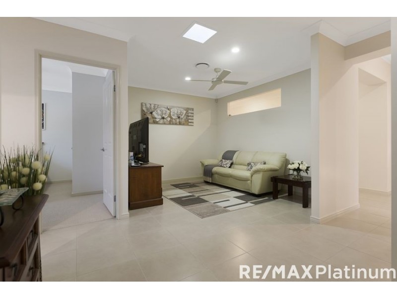 33 Maidenhair Drive, Narangba QLD 4504