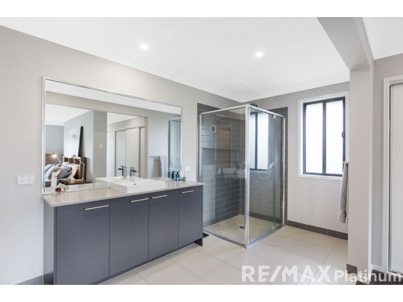 125 Elena Court, Elimbah QLD 4516