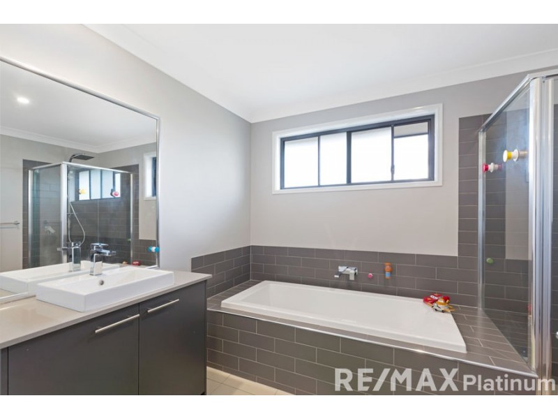 125 Elena Court, Elimbah QLD 4516