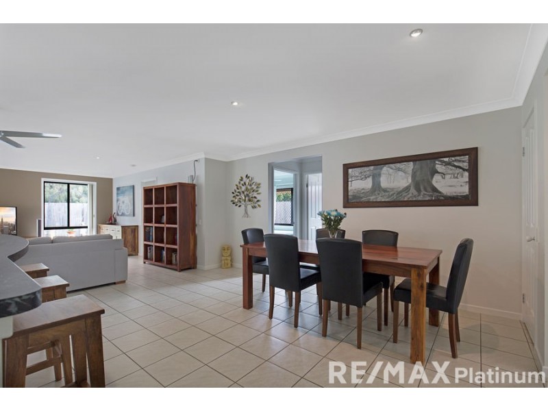 43 Ashford Circuit, Petrie QLD 4502