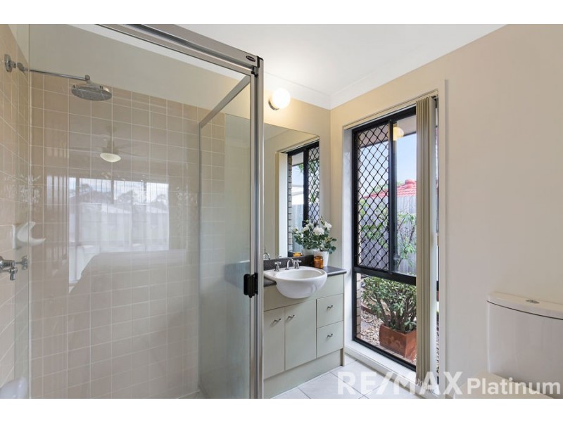 43 Ashford Circuit, Petrie QLD 4502