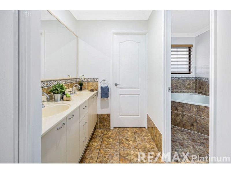 10 Placid Court, Narangba QLD 4504