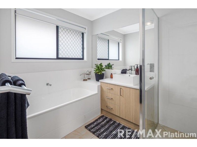 15 Scenery Crescent, Narangba QLD 4504