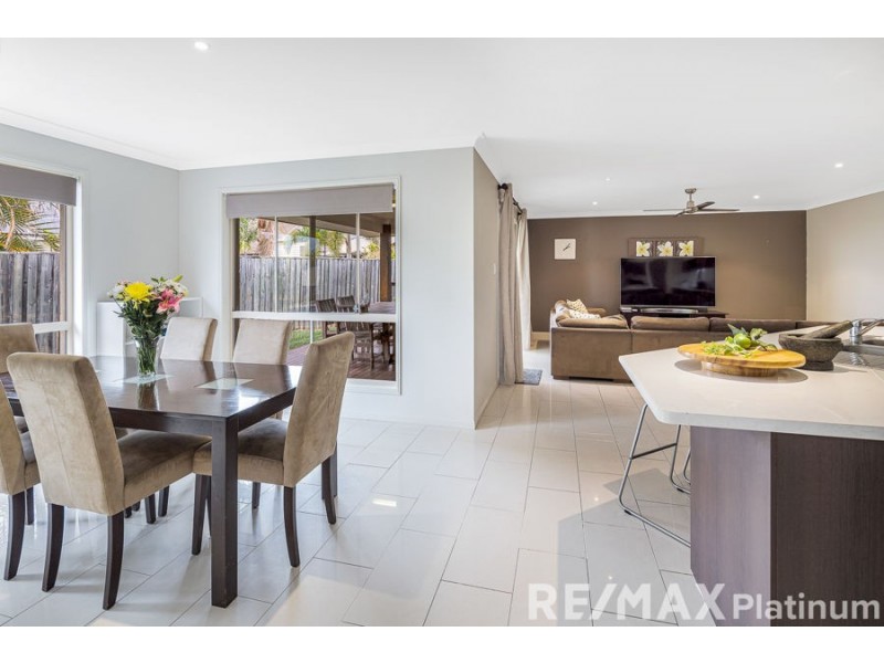5 Lookout Place, Narangba QLD 4504