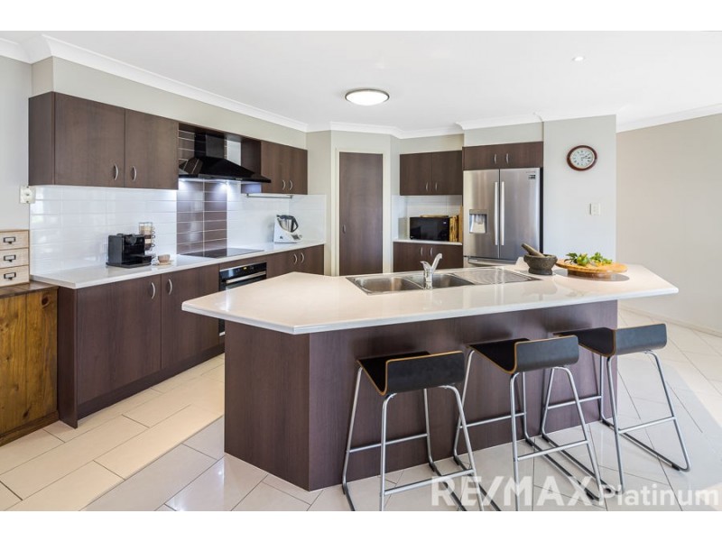 5 Lookout Place, Narangba QLD 4504