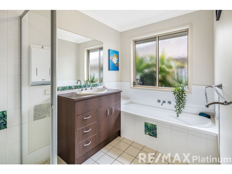 5 Lookout Place, Narangba QLD 4504