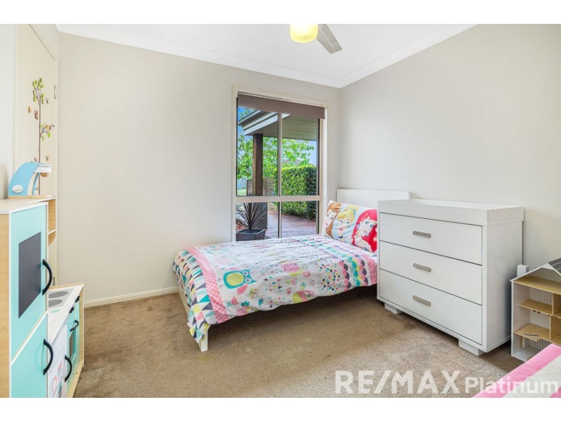 5 Lookout Place, Narangba QLD 4504