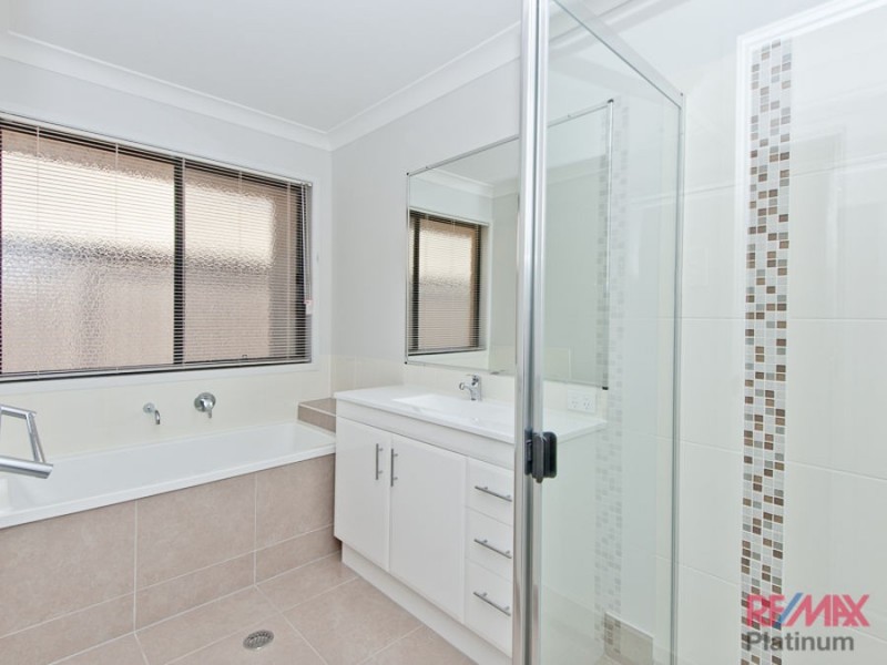 9 Stately Crescent, Narangba QLD 4504