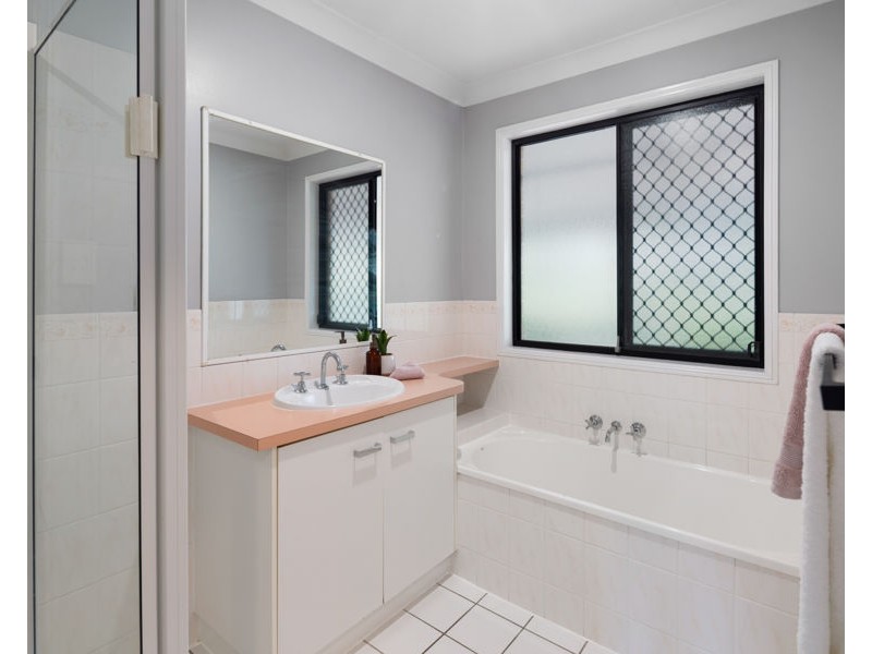 5 Guava Place, Narangba QLD 4504