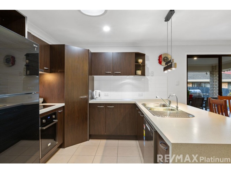 8 Bluegrass Place, Morayfield QLD 4506