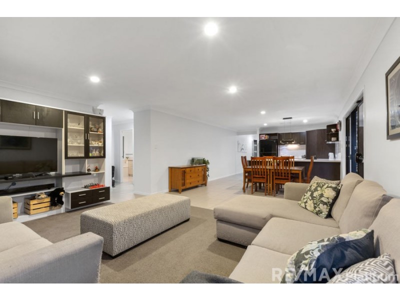 8 Bluegrass Place, Morayfield QLD 4506