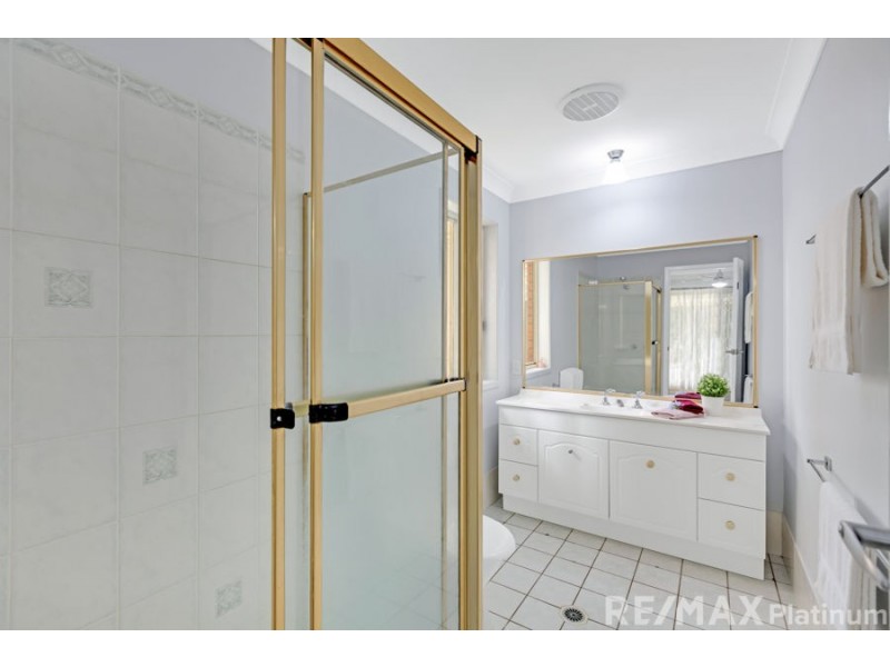 37 Washbrook Crescent, Petrie QLD 4502